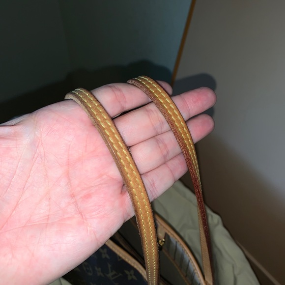 Authentic Louis Vuitton Neverfull GM - Picture 14 of 16